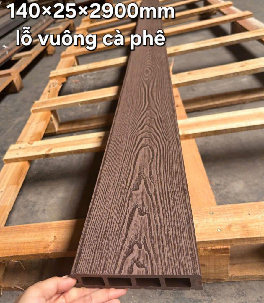 Chi tiết sàn WPC ngoài trời 140×25×2900 mm Coffee-3D — lỗ vuông — Nhật Thành Home